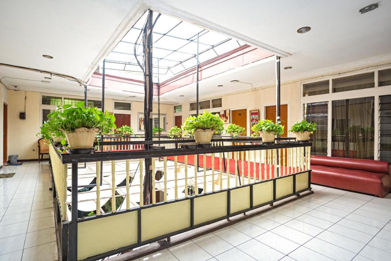 Reddoorz Near Rs Cikini Jakarta Exterior photo